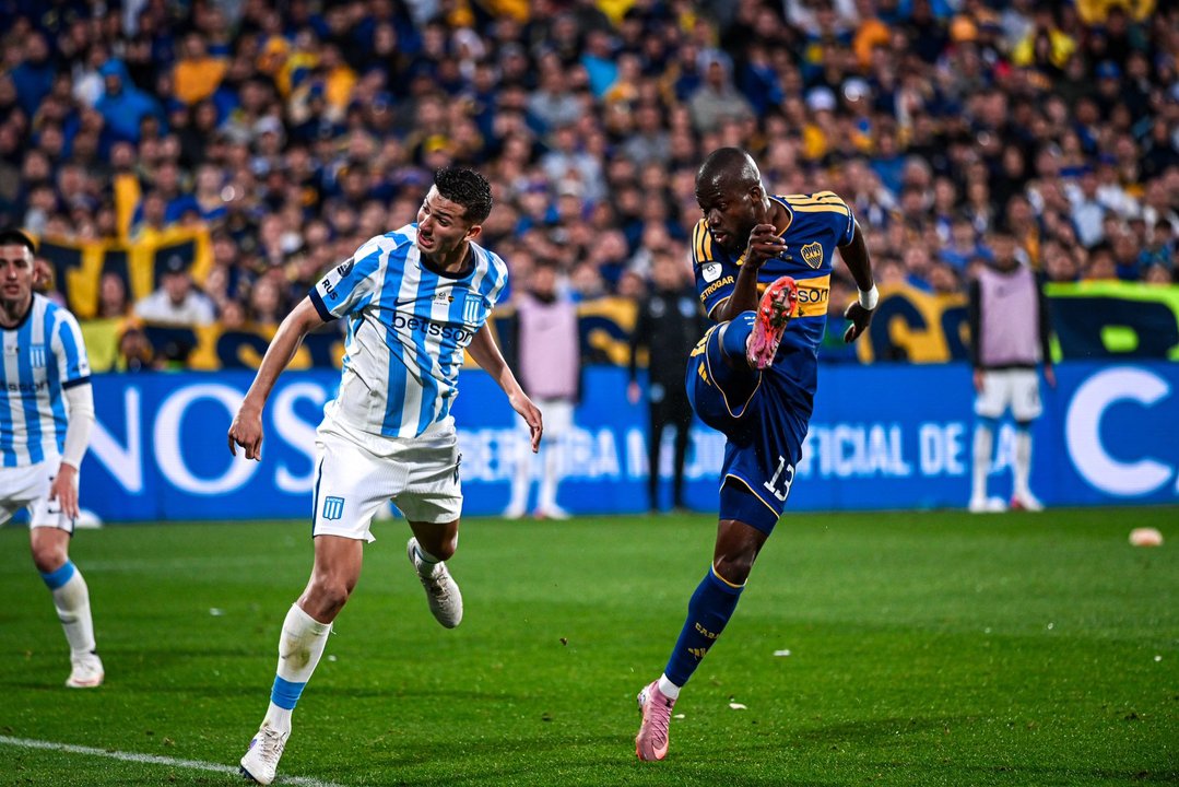 Enner Valencia y el cabezazo para igualar un partido adverso ante Racing. Foto: Agencia NA (@Copa_Argentina)