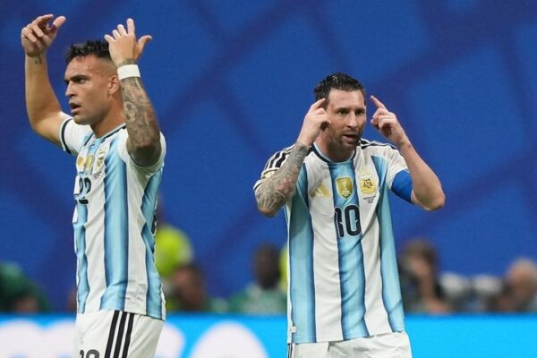 Lautaro Martínez junto a Lionel Messi. Foto: Agencia NA (Florencia Arroyo)