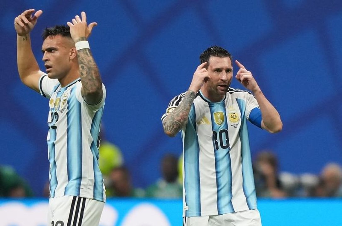 Lautaro Martínez junto a Lionel Messi. Foto: Agencia NA (Florencia Arroyo)