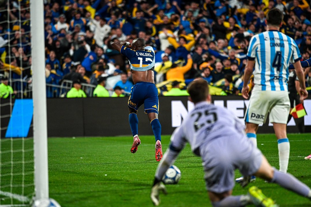 Enner Valencia comienza el festejo en una remontada memorable ante Racing. Foto: Agencia NA (@Copa_Argentina)