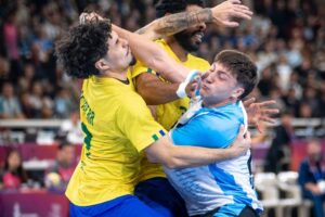Argentina venció a Brasil en handball. Foto: Agencia NA (@albicelesteilu).